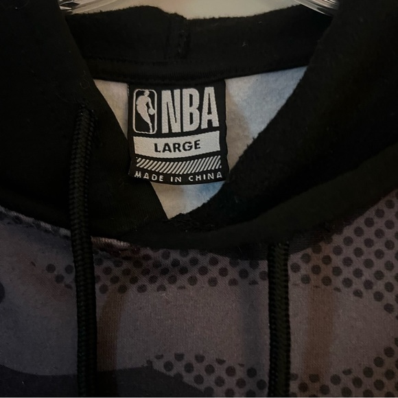 NBA Gray Camo Hoodie Pullover - Men’s Large - Picture 3 of 3